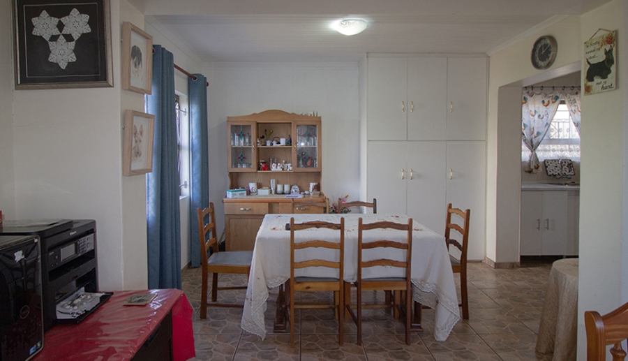 4 Bedroom Property for Sale in De Kelders Western Cape